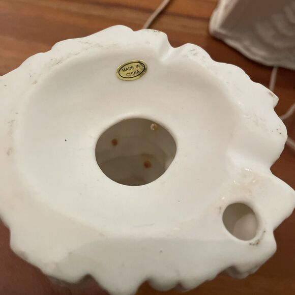 White Porcelain Lighted Church Gold Trim Christmas Carolers Tree 6 pc Set - Picture 6 of 13